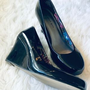 Madden Girl Wedges